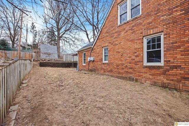 1705 N 49Th Street, Omaha, NE 68104