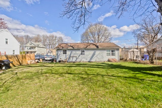65 Hyde Ave, Springfield, MA 01107