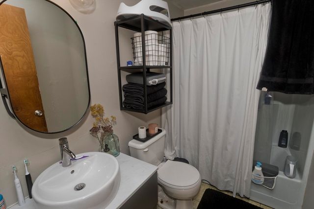 65 Hyde Ave, Springfield, MA 01107