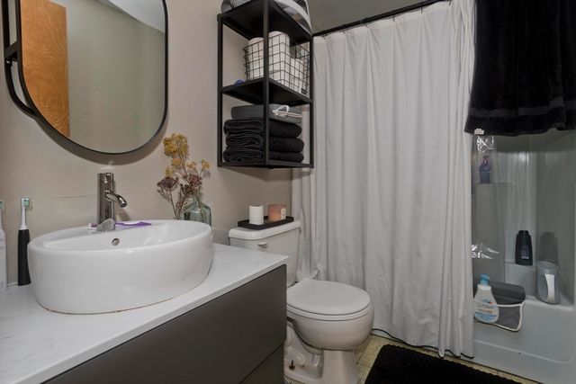 65 Hyde Ave, Springfield, MA 01107