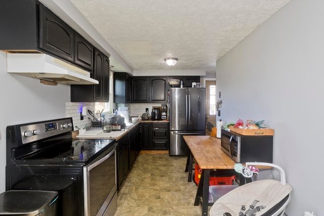65 Hyde Ave, Springfield, MA 01107