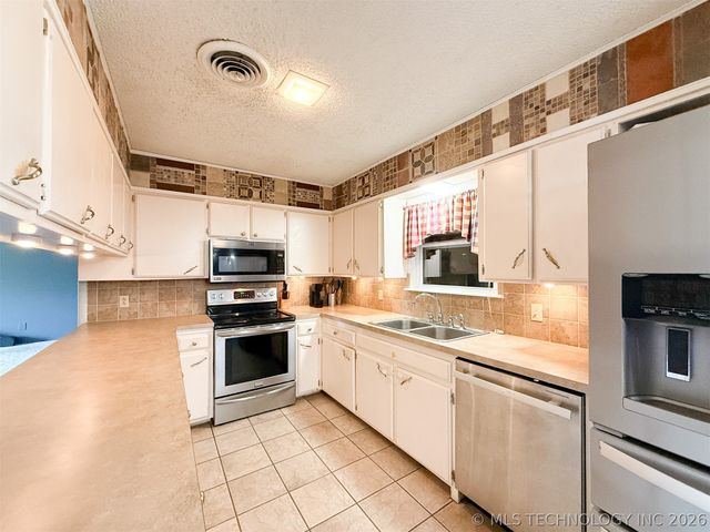 605 W Blair Avenue, Wilburton, OK 74578