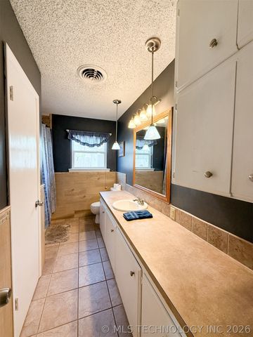 605 W Blair Avenue, Wilburton, OK 74578