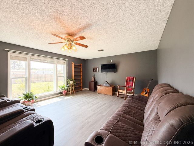 605 W Blair Avenue, Wilburton, OK 74578