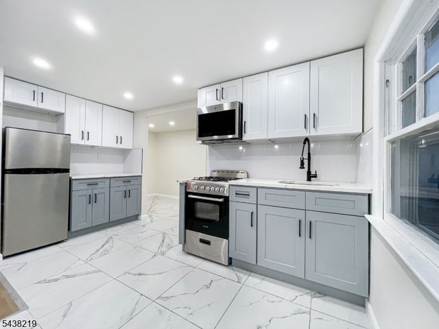 258 Isabella Ave, Irvington Twp., NJ 07111