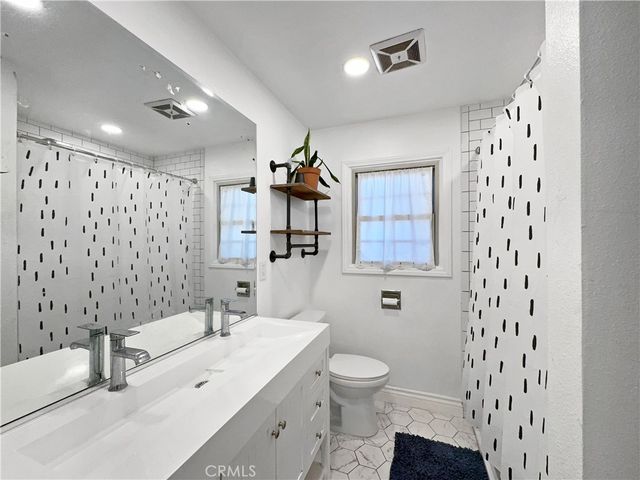 5932 Oliva Avenue, Lakewood, CA 90712