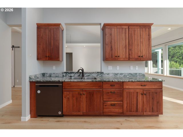 557 Shearwater Cir, Bandon, OR 97411