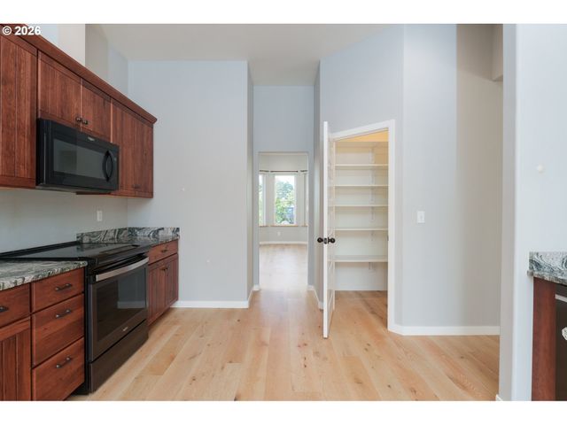 557 Shearwater Cir, Bandon, OR 97411