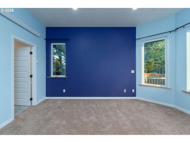 557 Shearwater Cir, Bandon, OR 97411