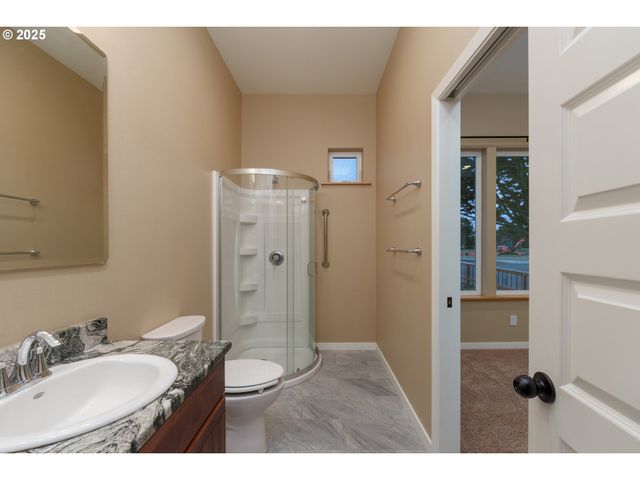 557 Shearwater Cir, Bandon, OR 97411