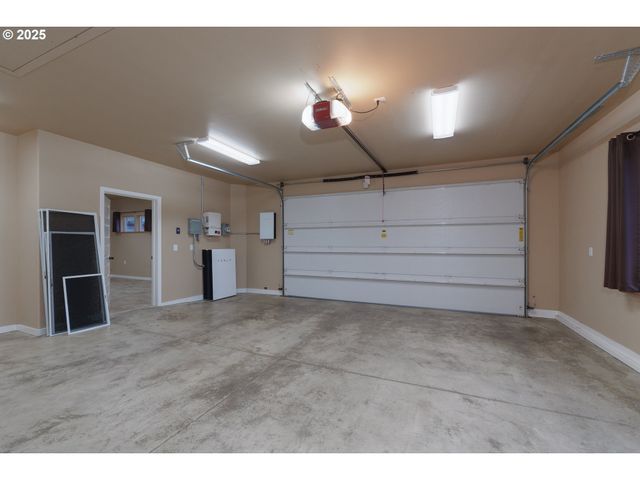 557 Shearwater Cir, Bandon, OR 97411