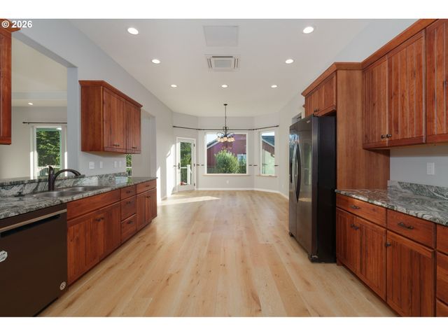 557 Shearwater Cir, Bandon, OR 97411