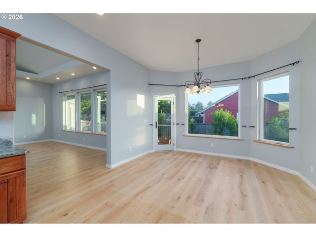 557 Shearwater Cir, Bandon, OR 97411