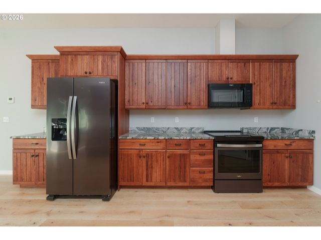 557 Shearwater Cir, Bandon, OR 97411