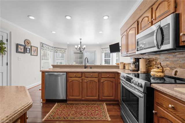 1076 Taft RD, Chesapeake, VA 23322