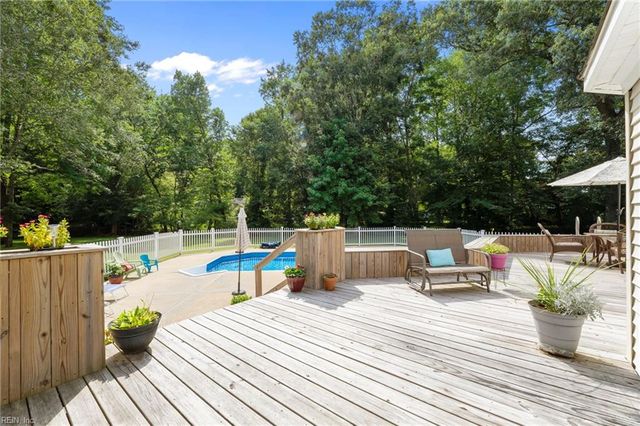 1076 Taft RD, Chesapeake, VA 23322