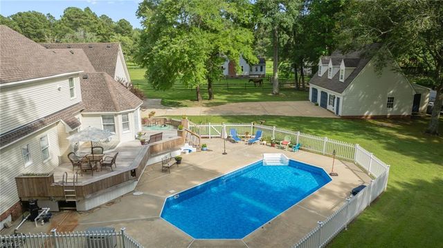 1076 Taft RD, Chesapeake, VA 23322