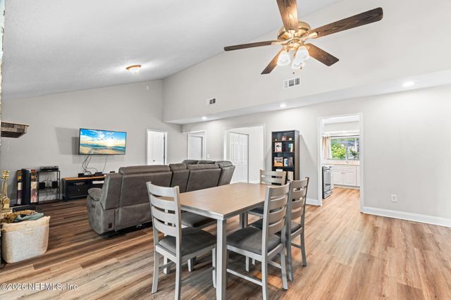 8251 PEPPERWOOD Drive, Jacksonville, FL 32244