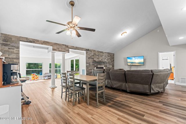 8251 PEPPERWOOD Drive, Jacksonville, FL 32244