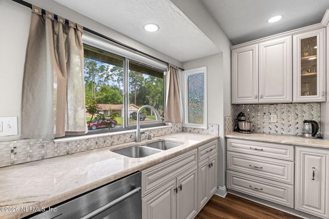 8251 PEPPERWOOD Drive, Jacksonville, FL 32244