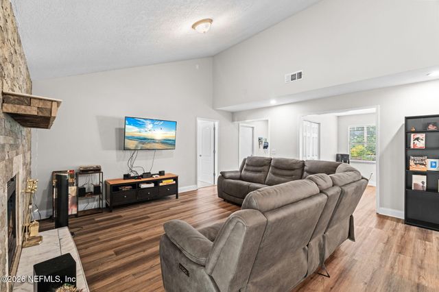 8251 PEPPERWOOD Drive, Jacksonville, FL 32244