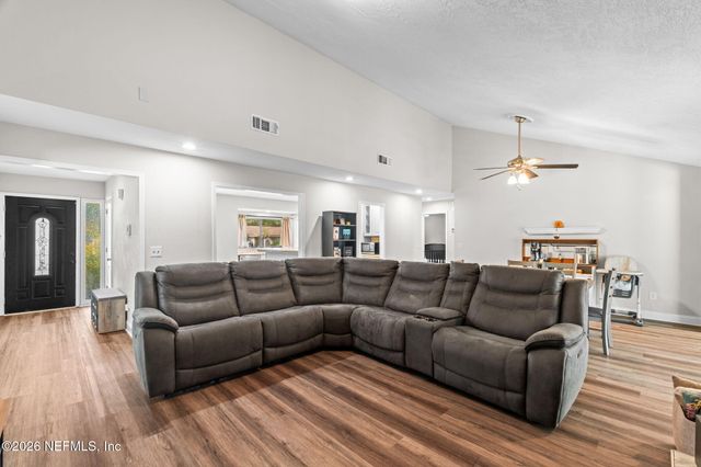 8251 PEPPERWOOD Drive, Jacksonville, FL 32244