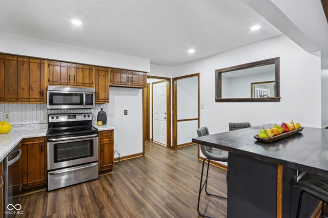 8402 Tanager Lane, Indianapolis, IN 46256