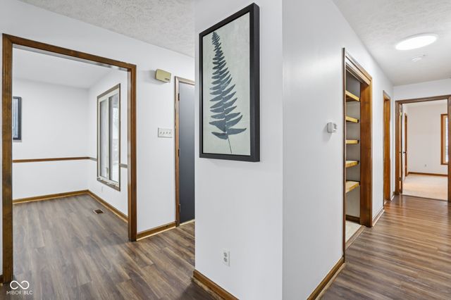 8402 Tanager Lane, Indianapolis, IN 46256