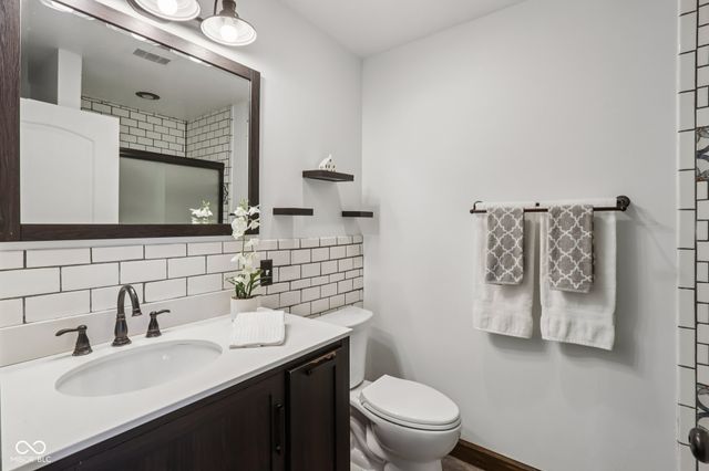 8402 Tanager Lane, Indianapolis, IN 46256