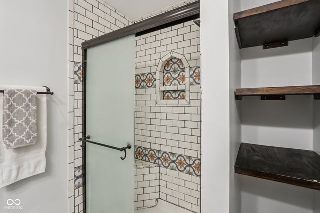 8402 Tanager Lane, Indianapolis, IN 46256