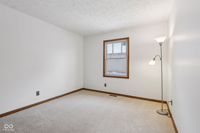 8402 Tanager Lane, Indianapolis, IN 46256