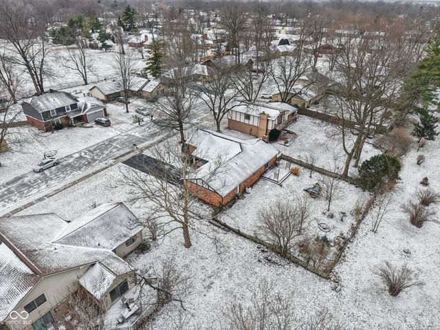 8402 Tanager Lane, Indianapolis, IN 46256