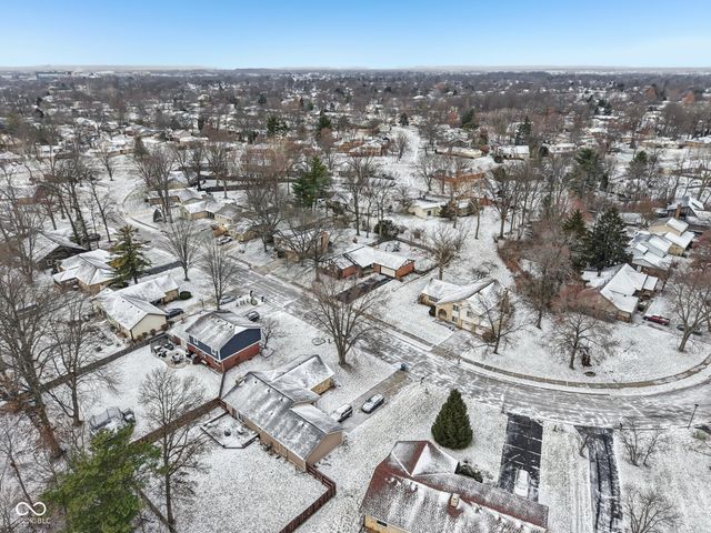 8402 Tanager Lane, Indianapolis, IN 46256