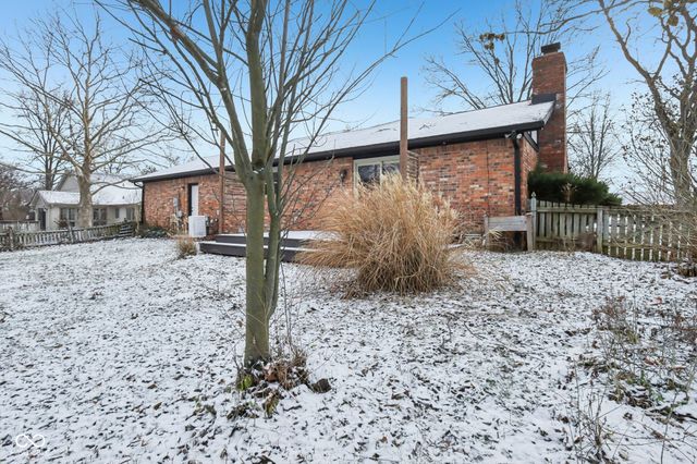 8402 Tanager Lane, Indianapolis, IN 46256