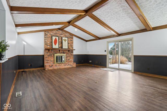 8402 Tanager Lane, Indianapolis, IN 46256