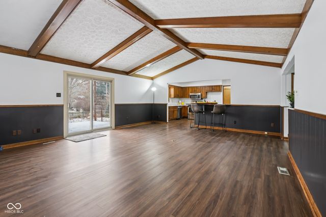 8402 Tanager Lane, Indianapolis, IN 46256