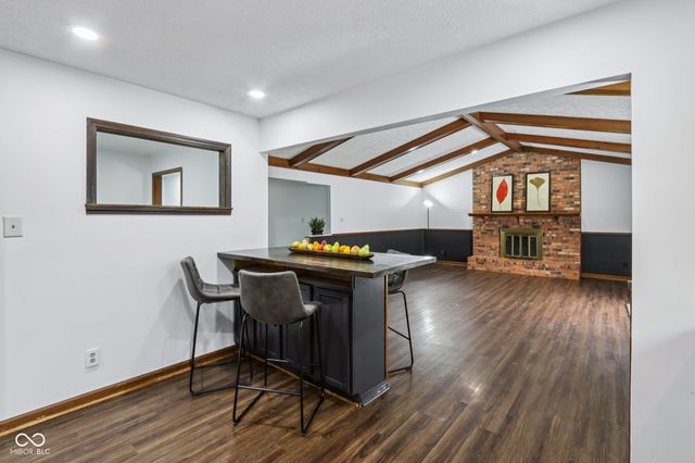 8402 Tanager Lane, Indianapolis, IN 46256