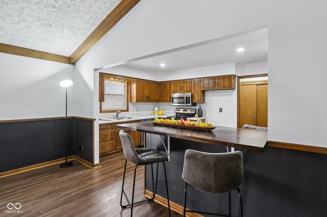 8402 Tanager Lane, Indianapolis, IN 46256