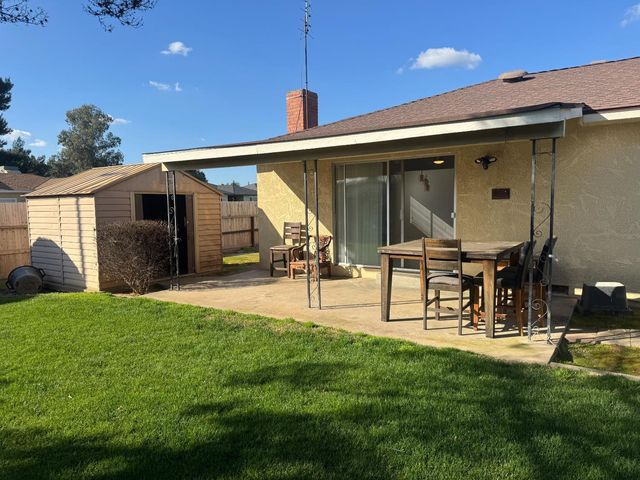 2617 W Sussex Way, Fresno, CA 93705