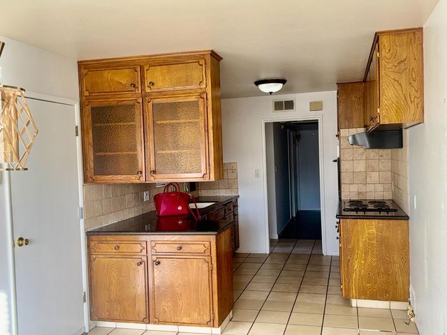 2617 W Sussex Way, Fresno, CA 93705