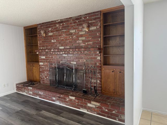 2617 W Sussex Way, Fresno, CA 93705