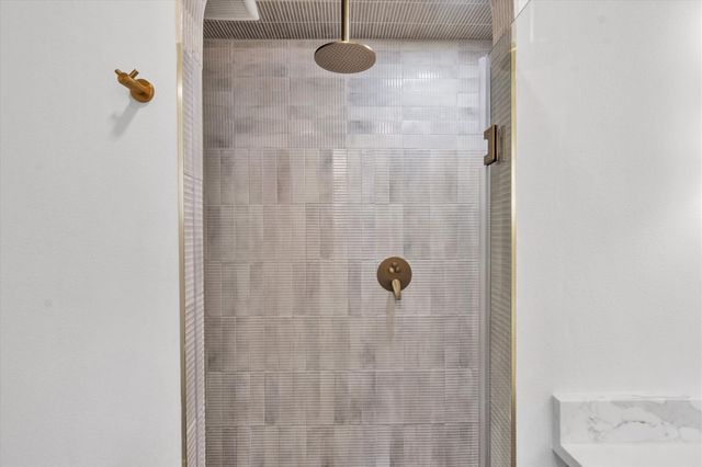 6807 Roanoke DR, Austin, TX 78723