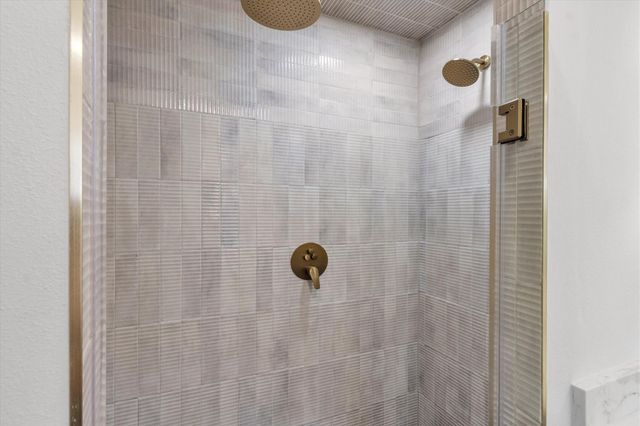 6807 Roanoke DR, Austin, TX 78723