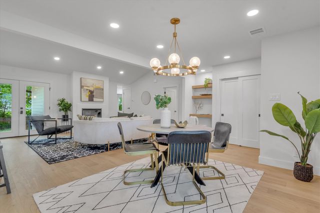 6807 Roanoke DR, Austin, TX 78723