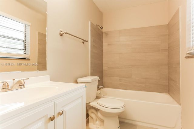 5011 NW 17th St 0, Lauderhill, FL 33313