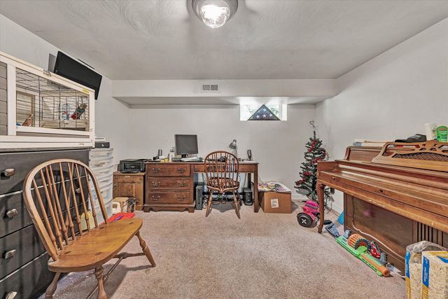 897 Dellwood RD, Salem, VA 24153