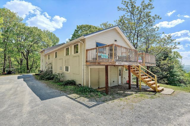 897 Dellwood RD, Salem, VA 24153