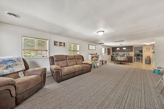897 Dellwood RD, Salem, VA 24153