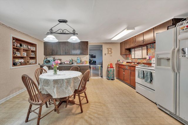 897 Dellwood RD, Salem, VA 24153