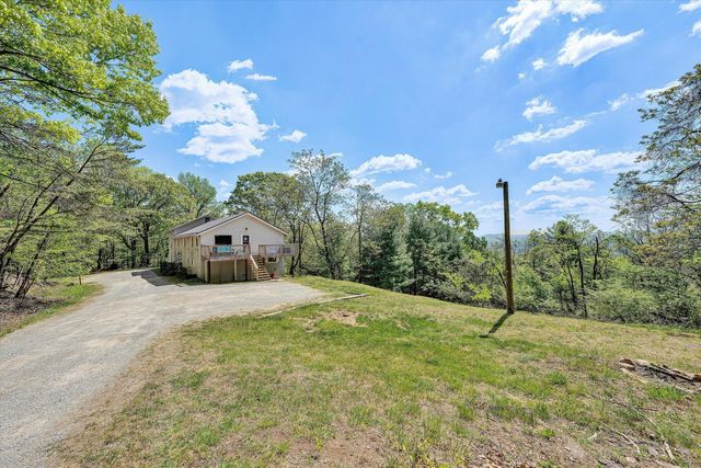 897 Dellwood RD, Salem, VA 24153